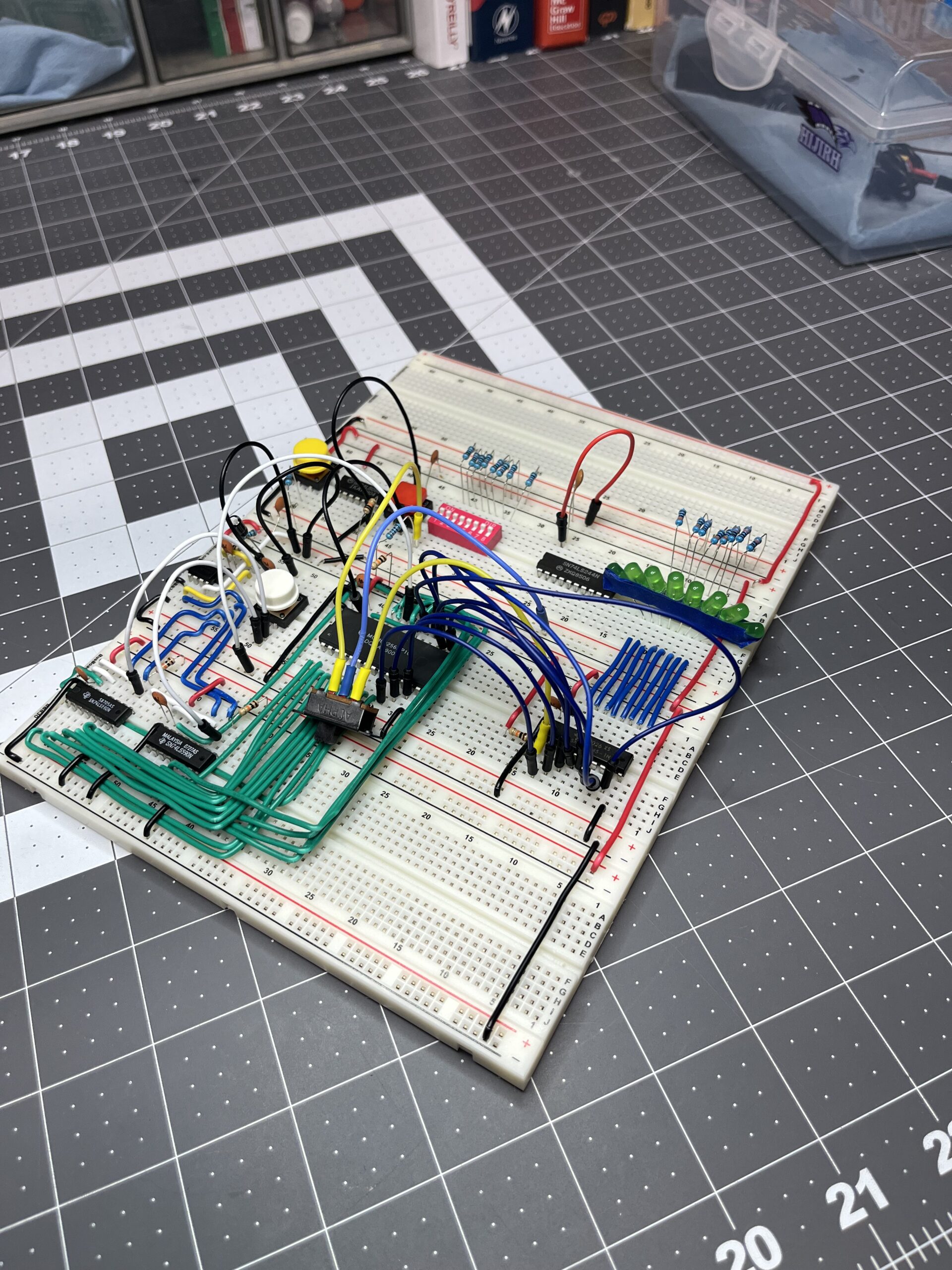 DINO CPU Project: Building an 8-Bit Computer from Discrete Logic